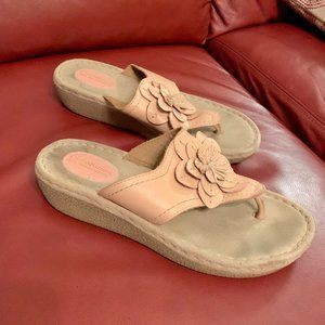 "Croft & Barrow" leather, wedge flip flops, EUC, 8